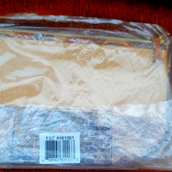 New Cosmetic bag - Picture 6 of 7